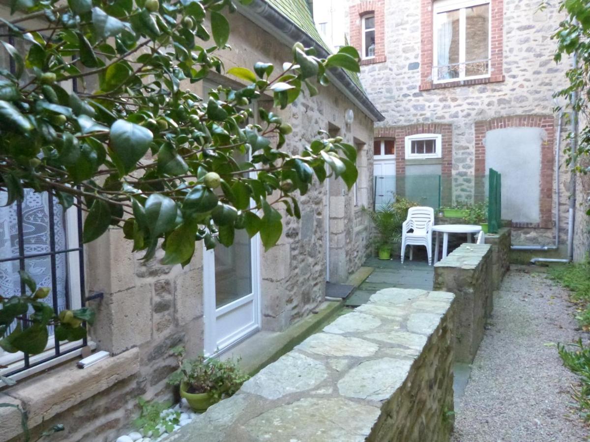 Quai Vauban Saint-Vaast-la-Hougue Exterior foto