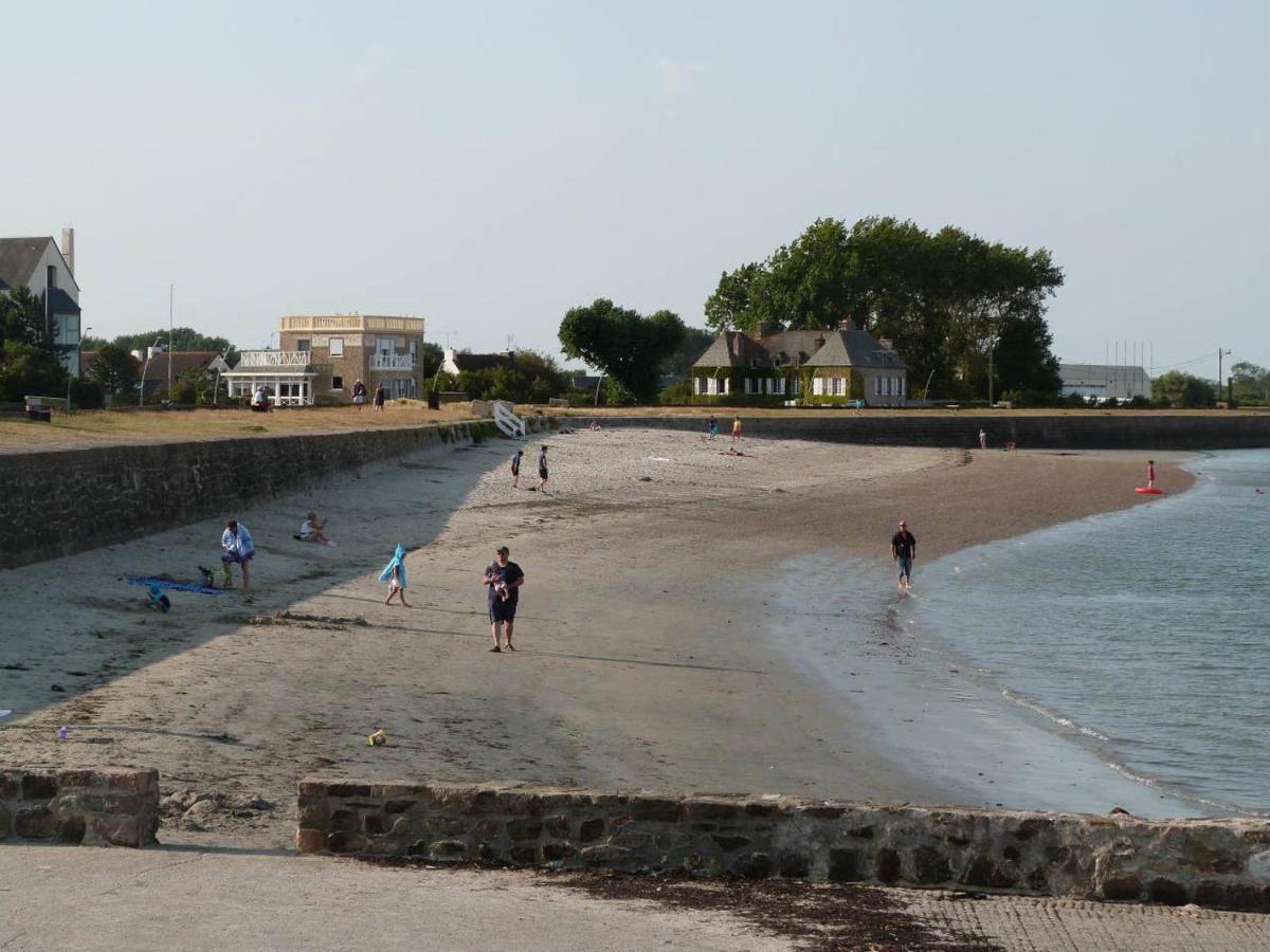 Quai Vauban Saint-Vaast-la-Hougue Exterior foto